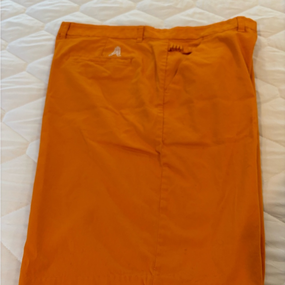 Golf shorts orange, size 42 made by Royal & Awesome.